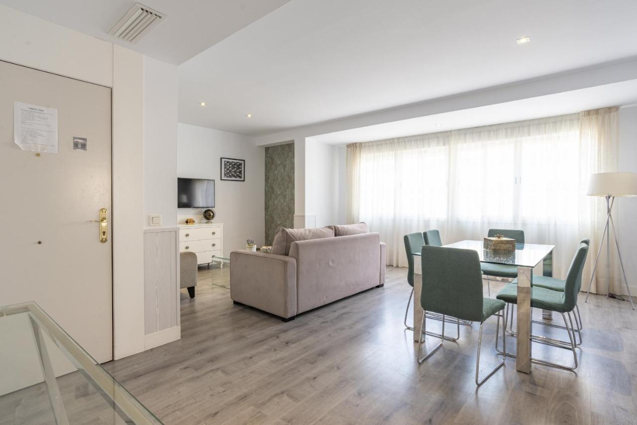 Soho Premium 4 Bedrooms Apartment Málaga Dış mekan fotoğraf